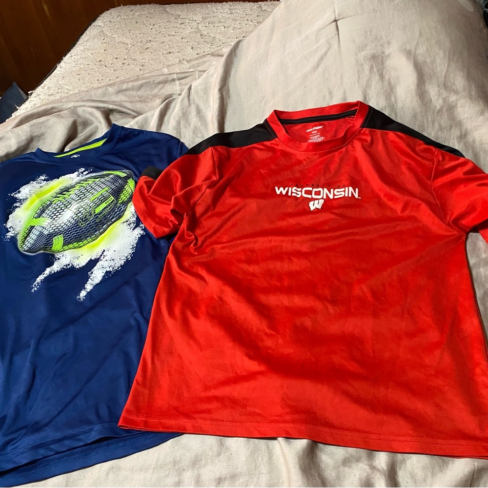 Set‎ of 2 Boys assorted T-Shirts. Size 18